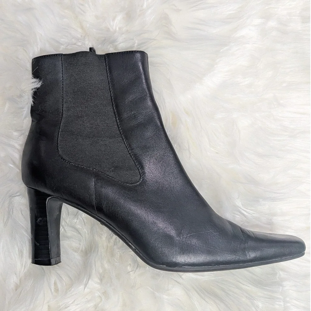 Black Leather Pointed Toe Heeled Ankle Booties from Predictions Size 7.5